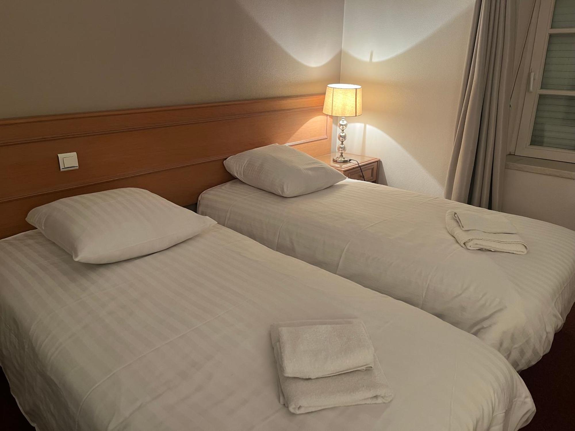 Hotel Le Roosevelt Givet Exteriör bild