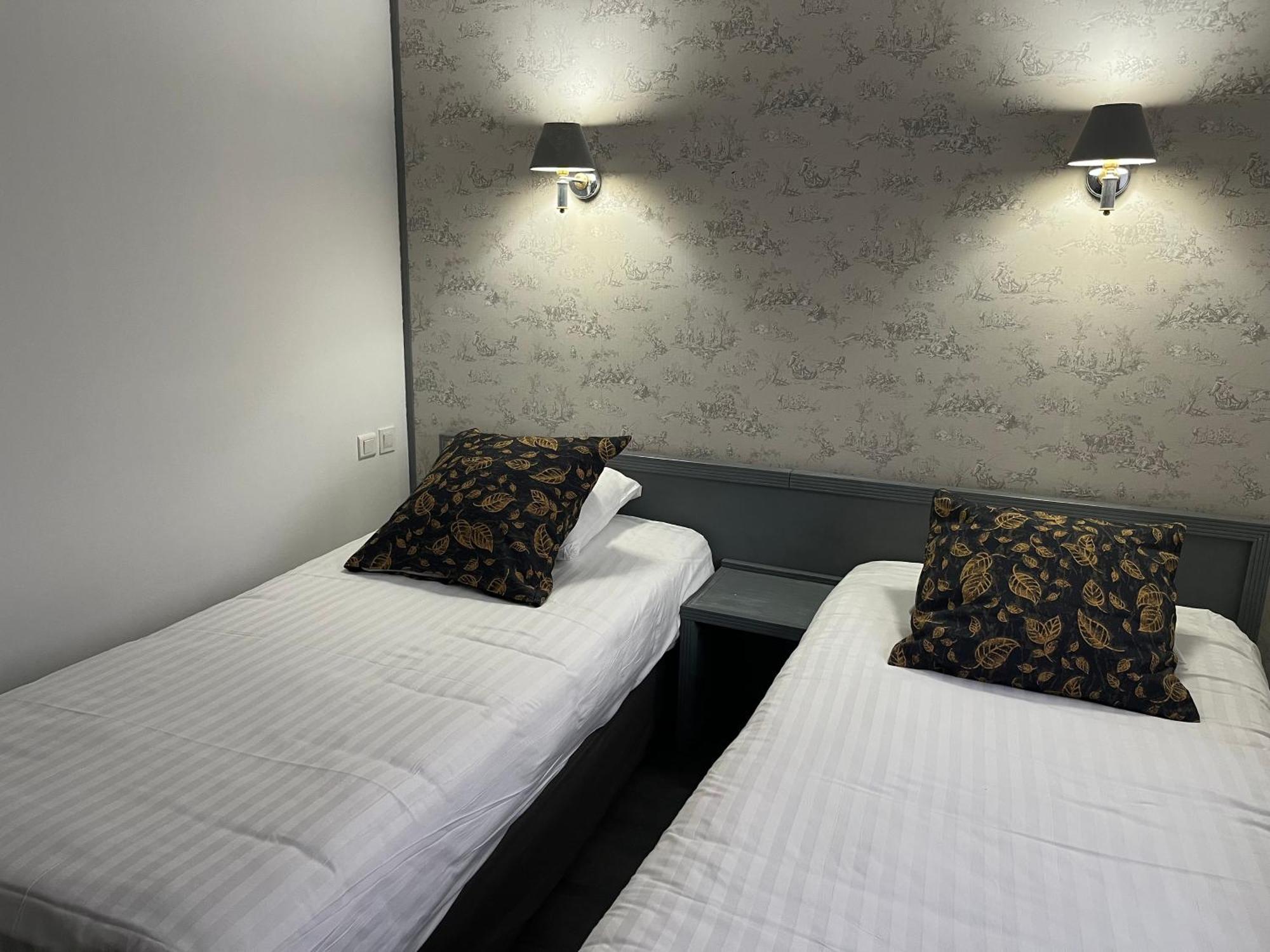 Hotel Le Roosevelt Givet Exteriör bild